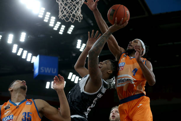 的传球和恰 的传球和恰