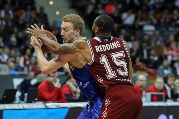 战术上强调 战术上强调